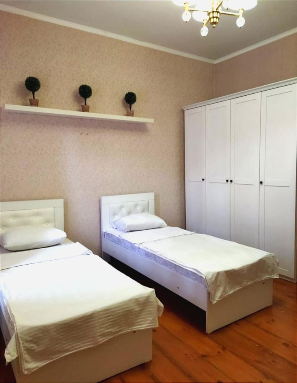 Бульвар Эркиндик74 Bishkek Habitación foto